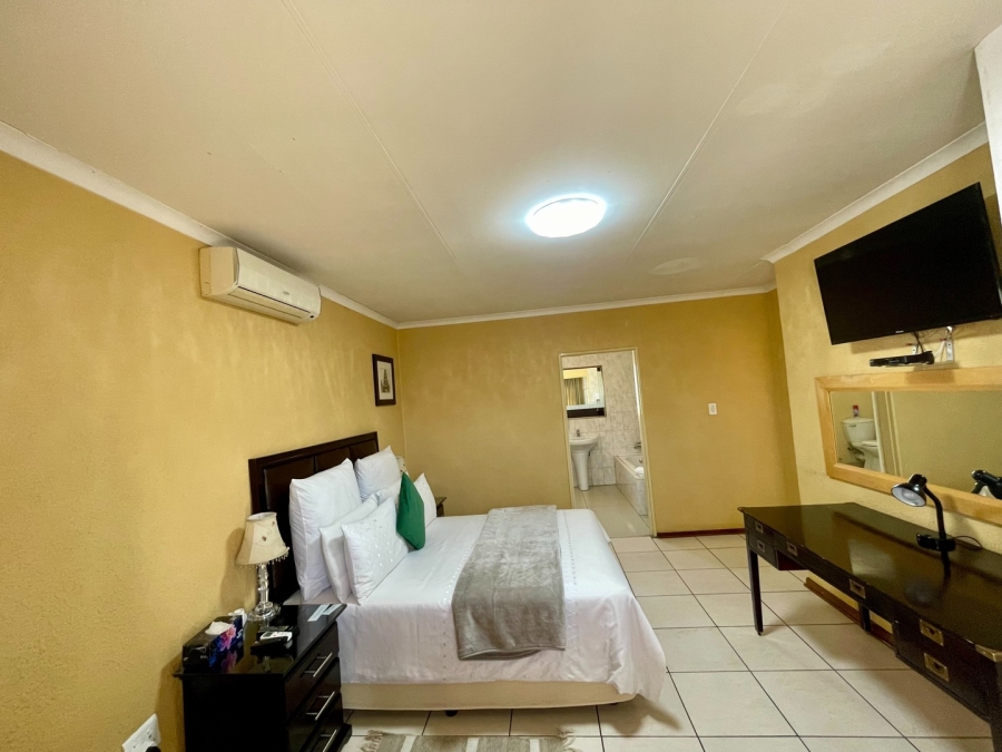 7 Bedroom Property for Sale in Collerville North West
